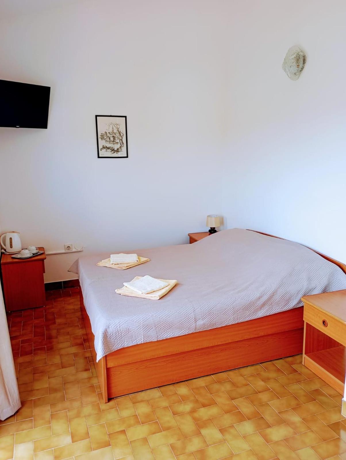 Rooms Helena Krk Town Extérieur photo