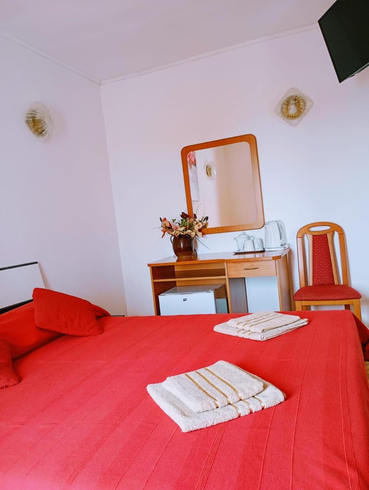 Rooms Helena Krk Town Extérieur photo